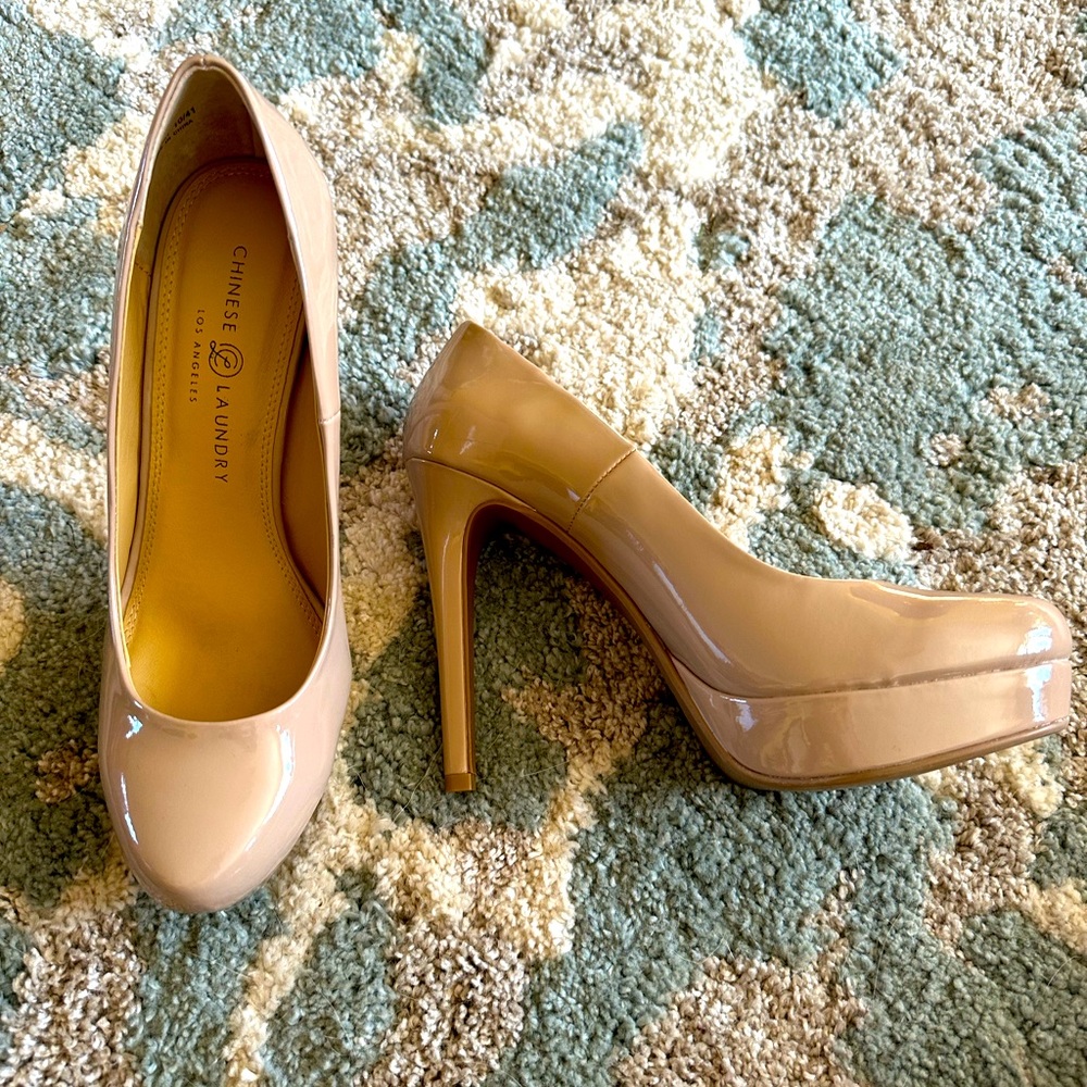 Chinese Laundry nude patent leather 4”heels with a platform. Brand new